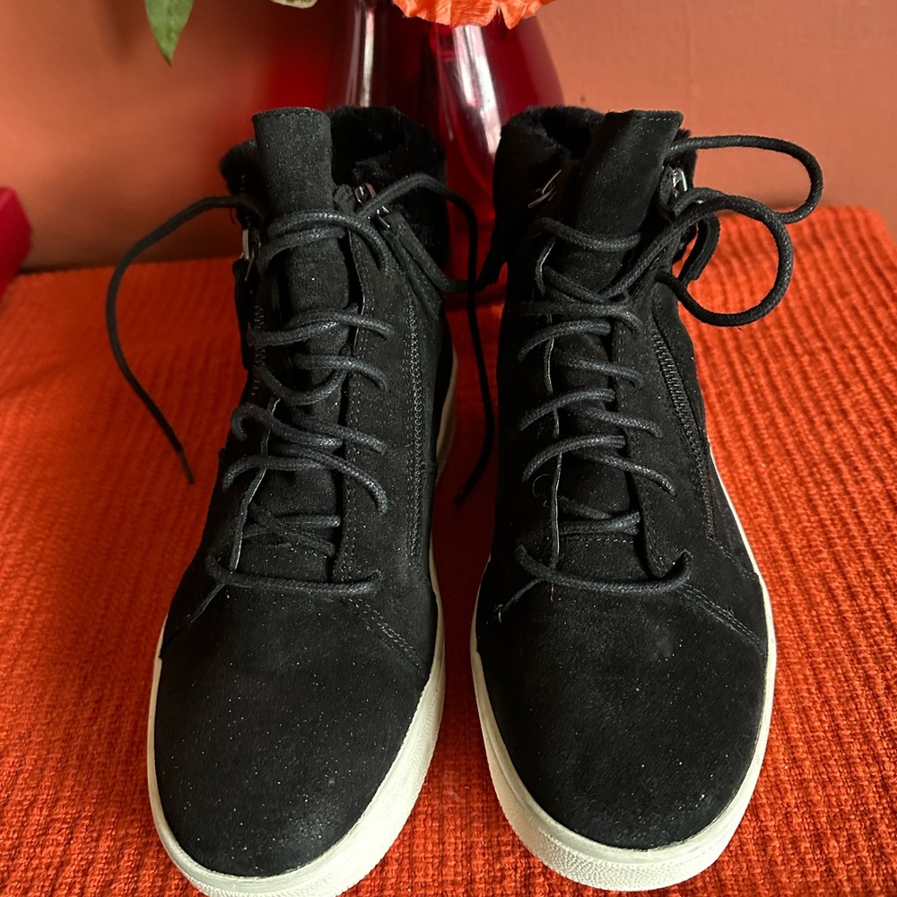 Banana Republic Black High-Top Sneakers - Picture 3 of 10